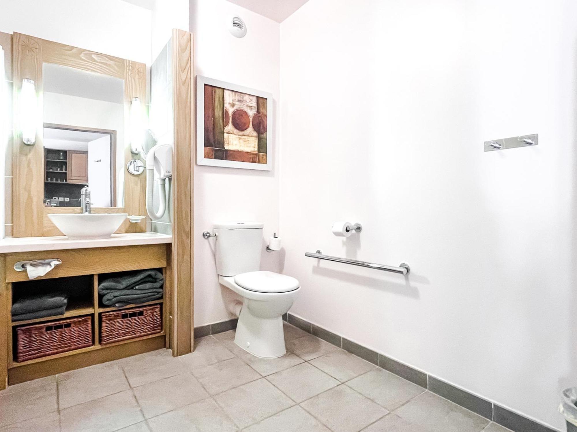 Large One-Bedroom Apartment, Wheelchair Adapted, Les Terrasses D'Eos Flaine Exteriör bild